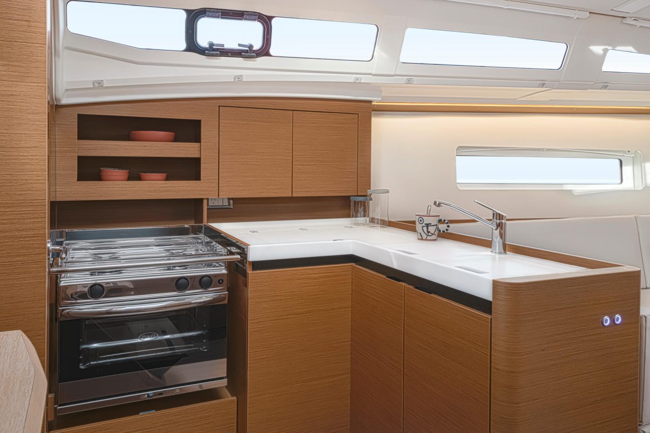 Jeanneau Sun Odyssey 380 monohull galley