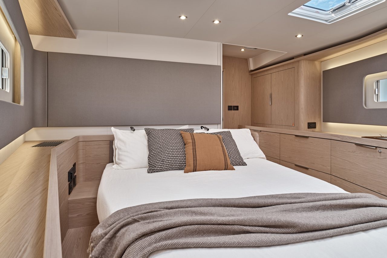 Beneteau Oceanis Yacht 60 monohull owner suite bed and bath